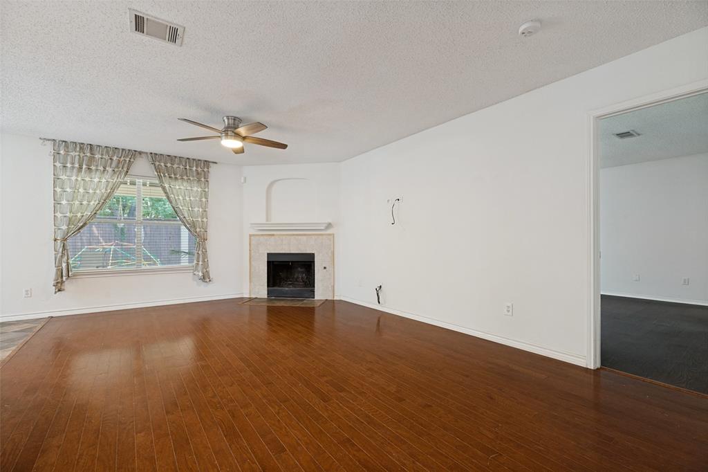905 Larkspur Drive Property Photo 8