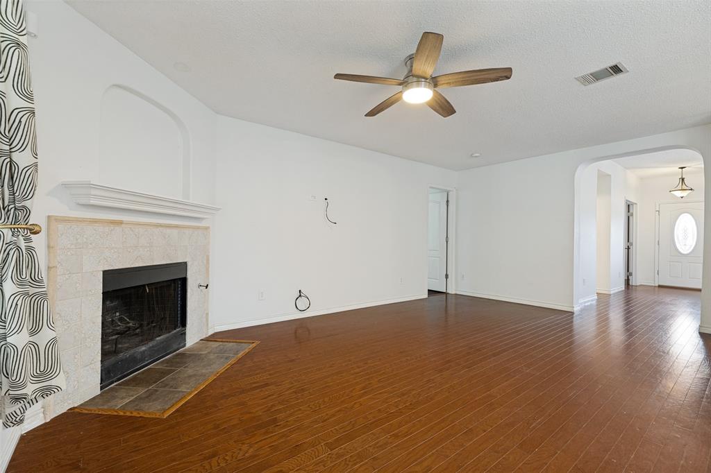 905 Larkspur Drive Property Photo 9