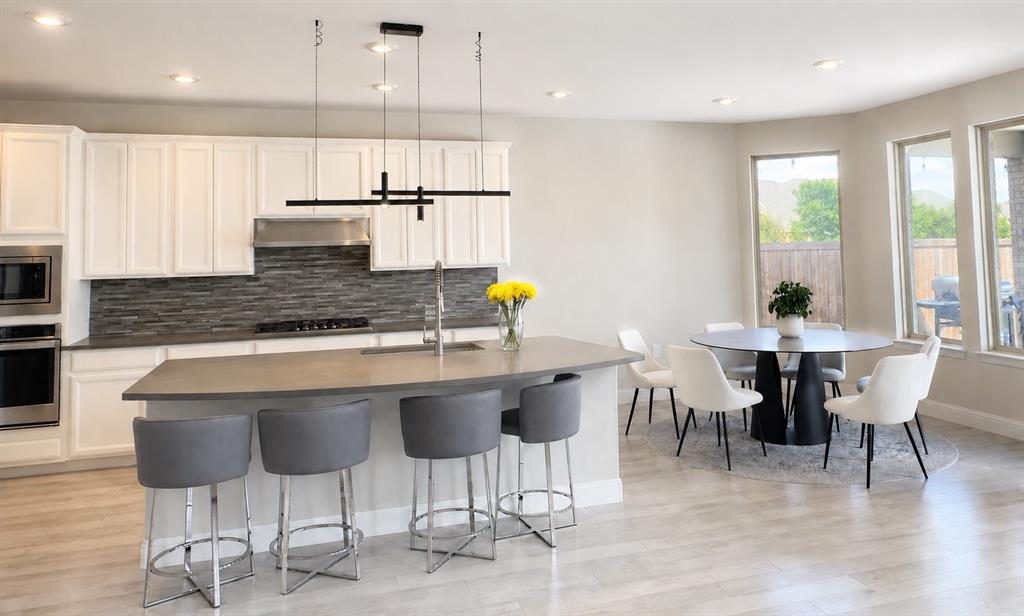 2016 Binns Drive Property Photo 4
