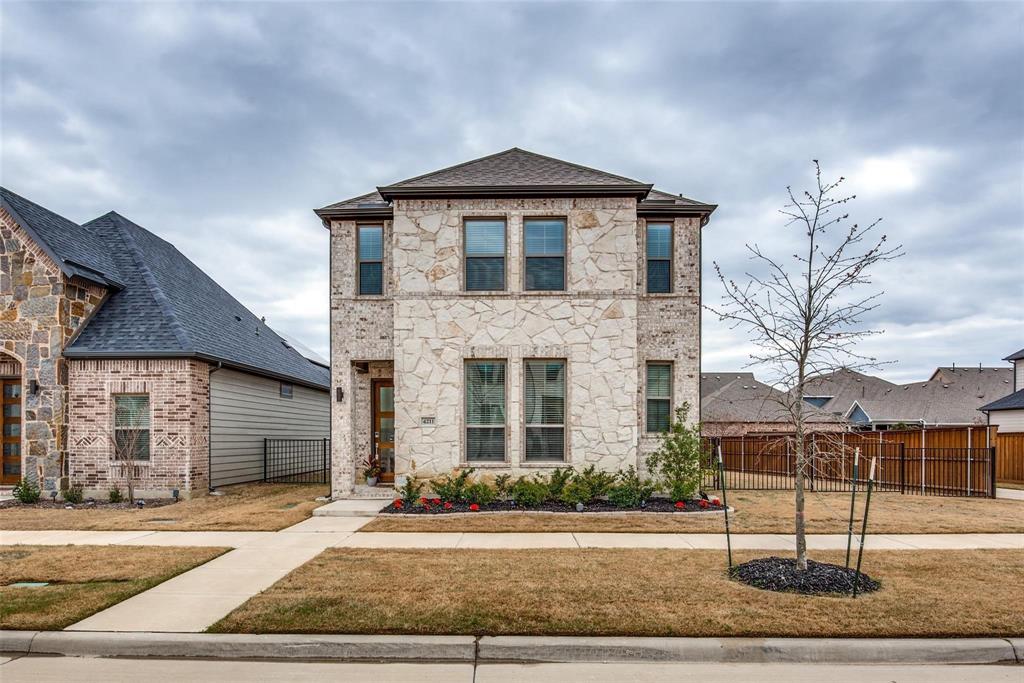 4211 Curtiss Drive Property Photo 3