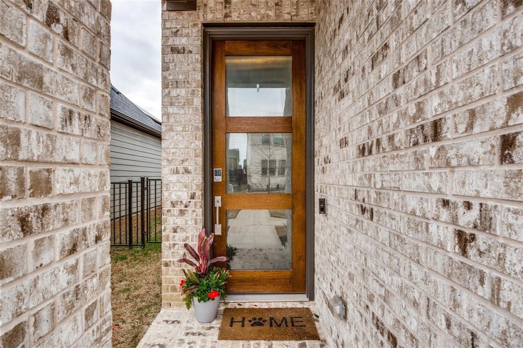 4211 Curtiss Drive Property Photo 4