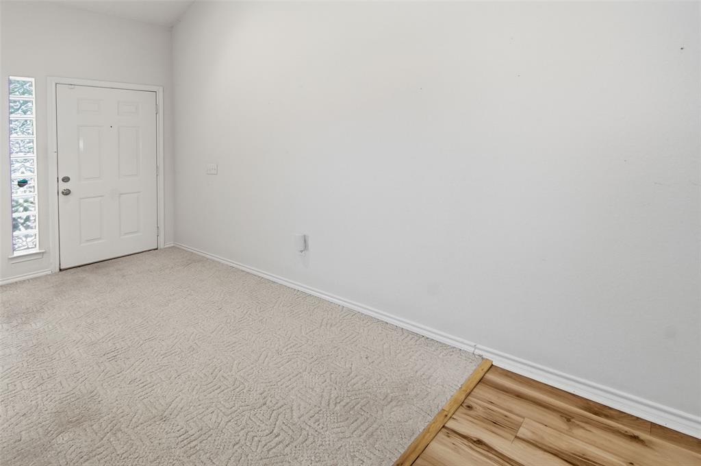 937 Heather Court Property Photo 5
