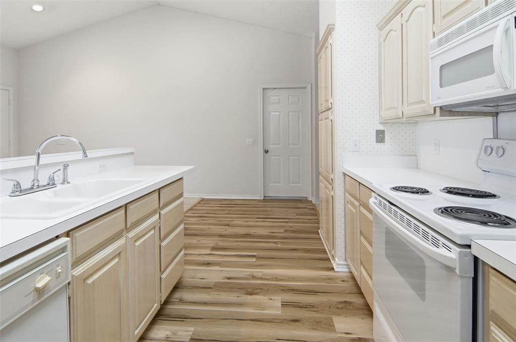 937 Heather Court Property Photo 12