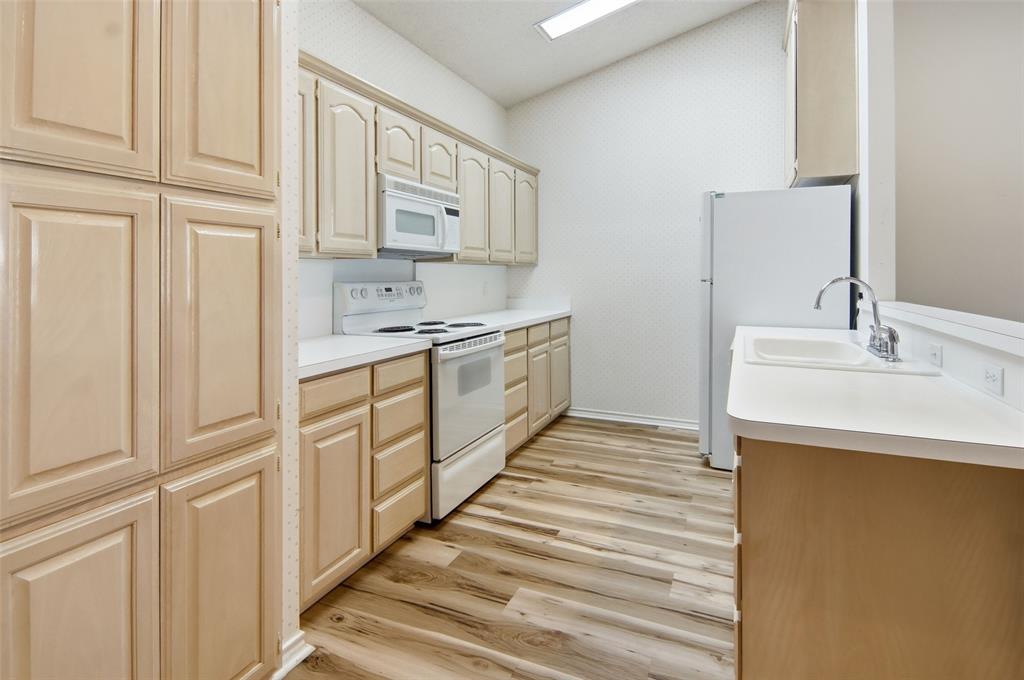 937 Heather Court Property Photo 13