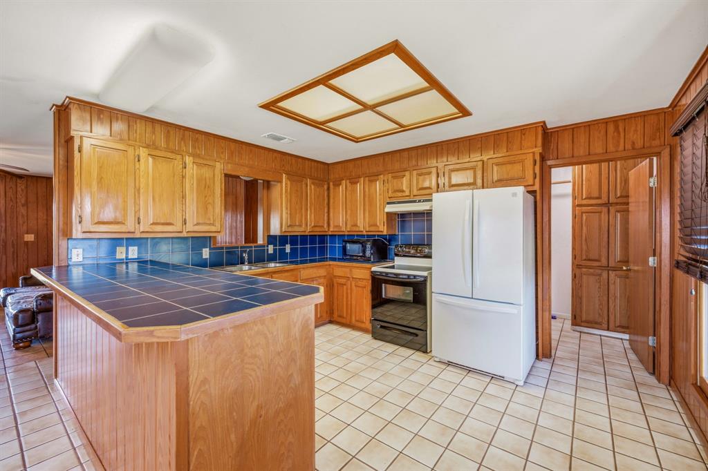 100 County Road 519 Property Photo 23