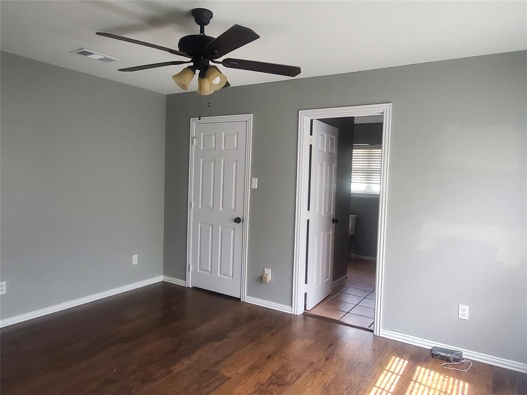 3607 Hamburg Court Property Photo 5