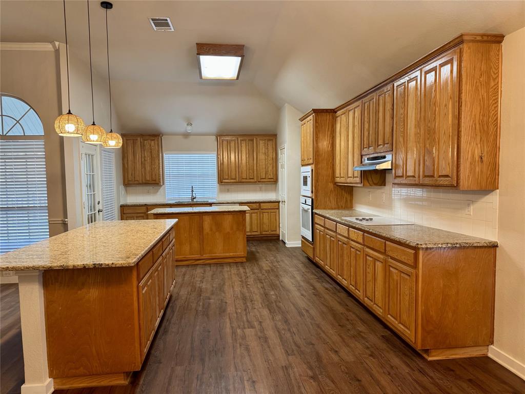 215 Springpark Drive Property Photo 6
