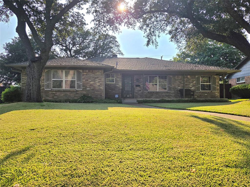 9334 Hunters Creek Drive Property Photo 1