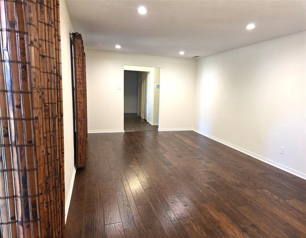 9334 Hunters Creek Drive Property Photo 6