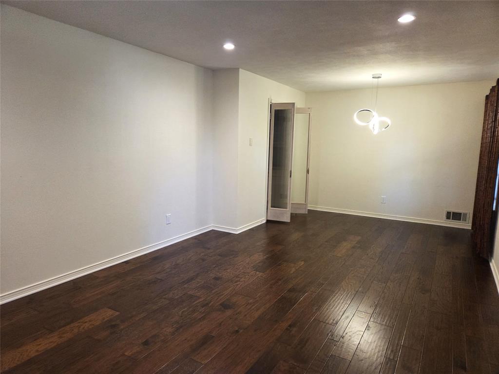 9334 Hunters Creek Drive Property Photo 7