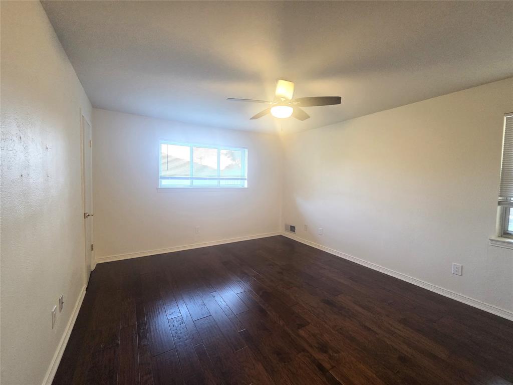 9334 Hunters Creek Drive Property Photo 14