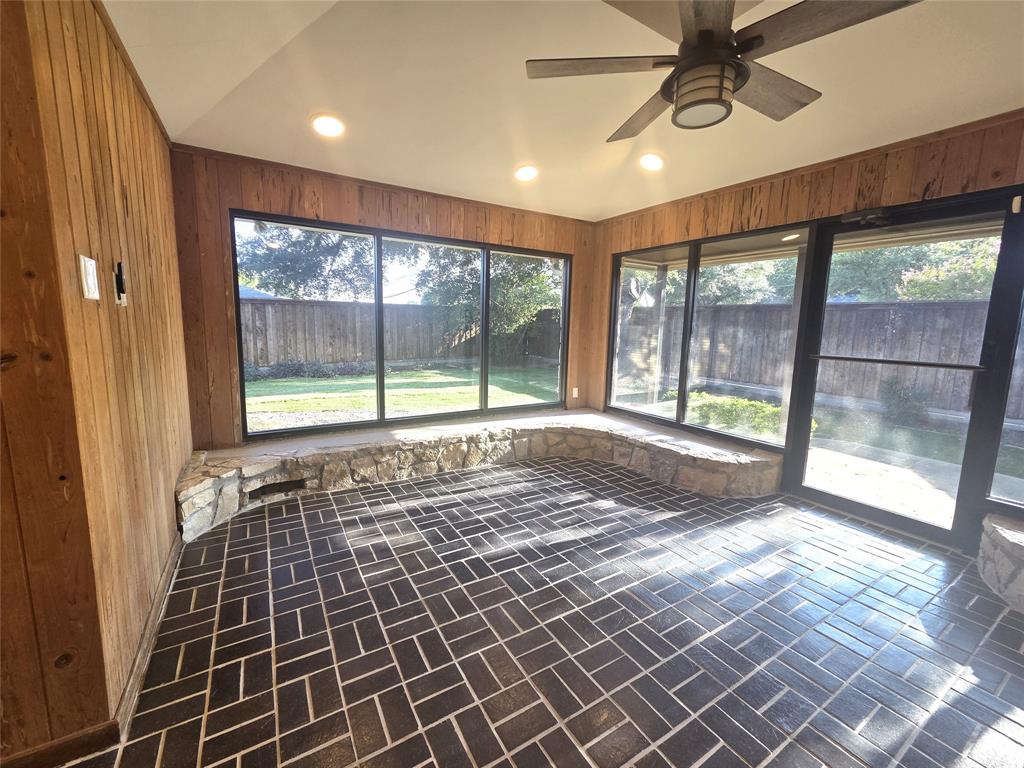 9334 Hunters Creek Drive Property Photo 17