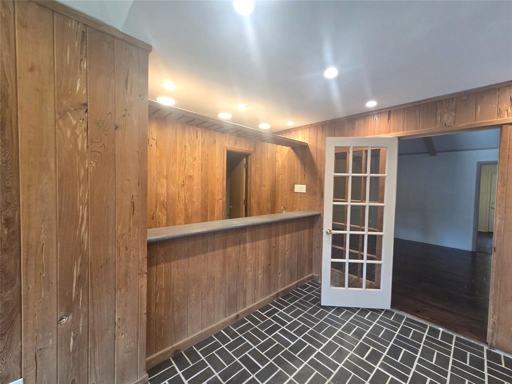 9334 Hunters Creek Drive Property Photo 18