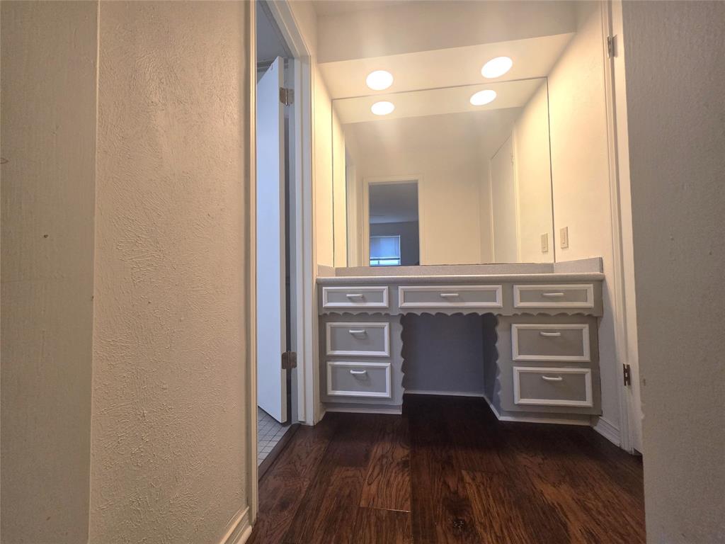 9334 Hunters Creek Drive Property Photo 20