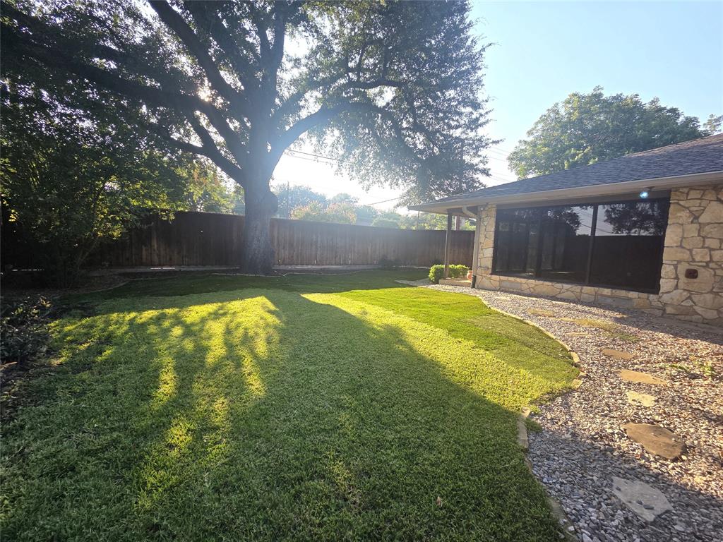 9334 Hunters Creek Drive Property Photo 22