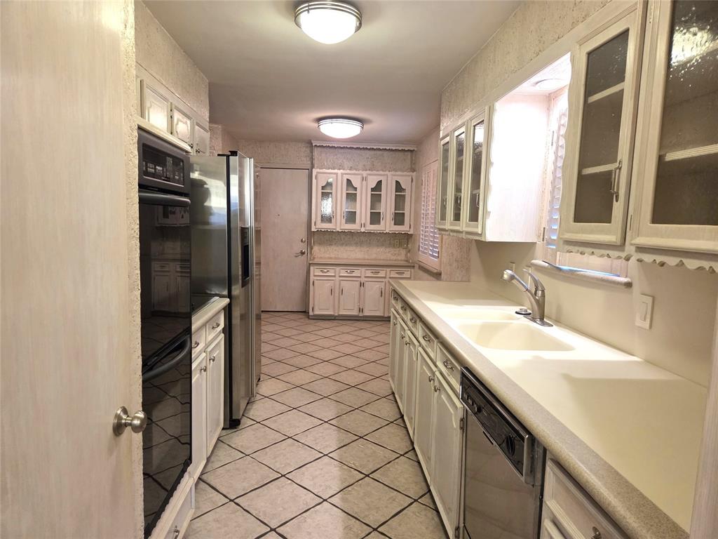 9334 Hunters Creek Drive Property Photo 25