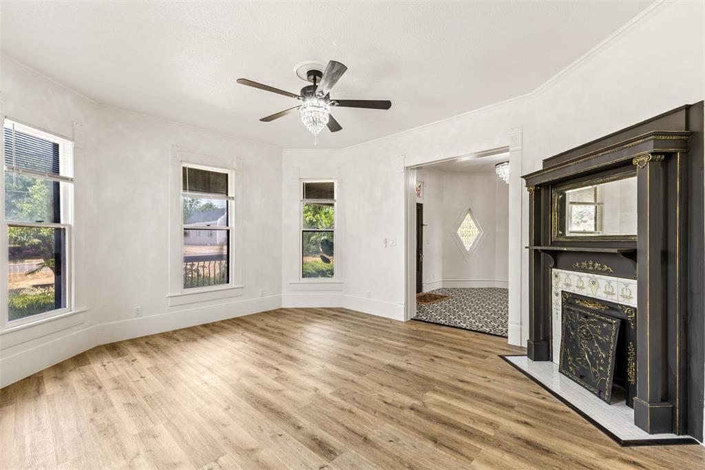 1005 N Trinity Street Property Photo 7
