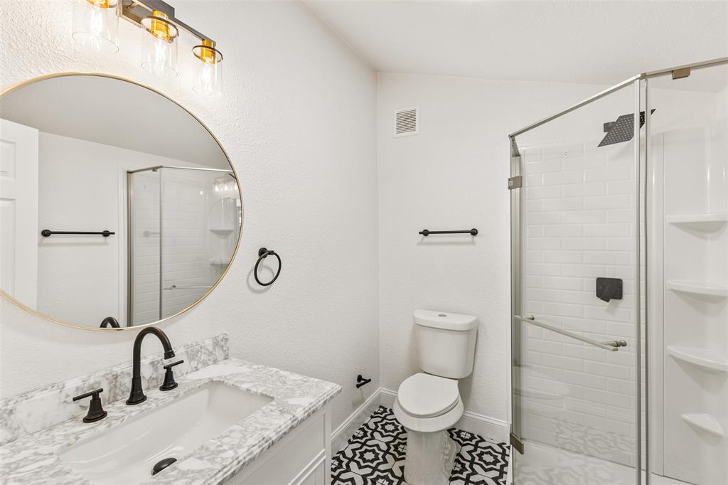 1005 N Trinity Street Property Photo 17