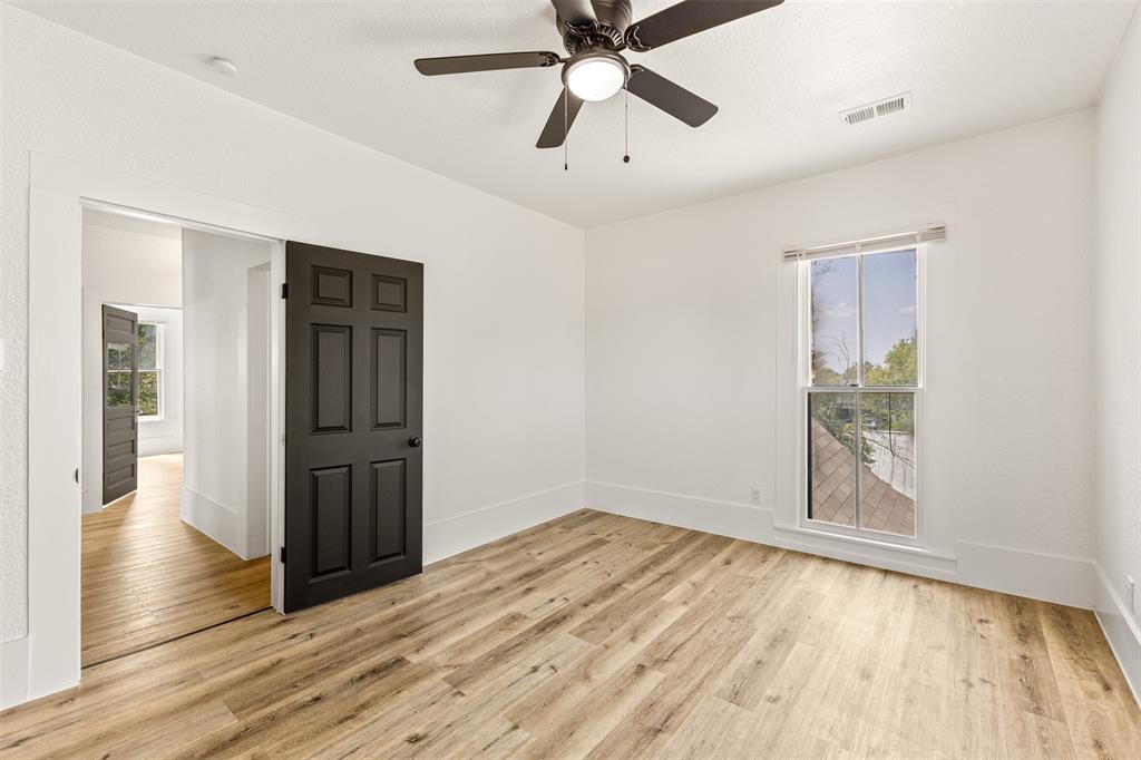 1005 N Trinity Street Property Photo 23