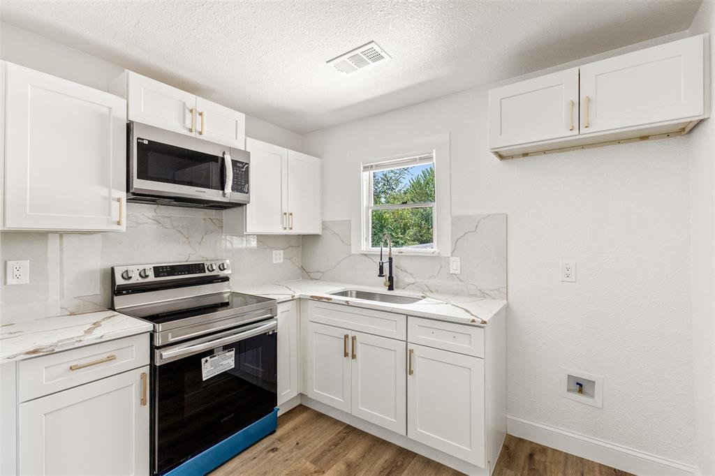 1005 N Trinity Street Property Photo 26