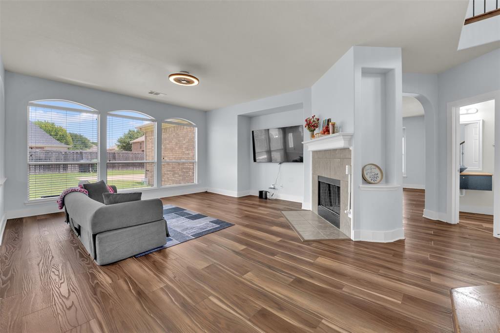 615 Lone Ridge Way Property Photo 8