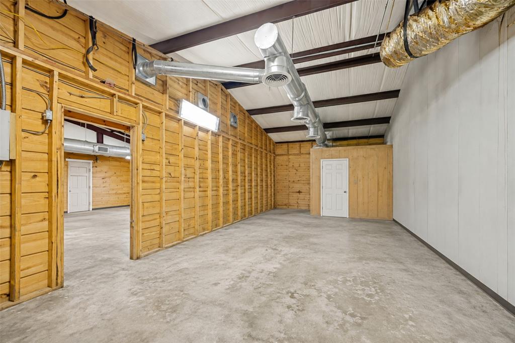 114 S Central Avenue Property Photo 11