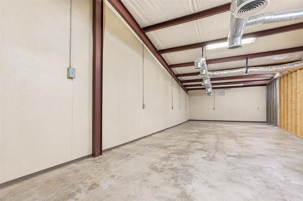 114 S Central Avenue Property Photo 12