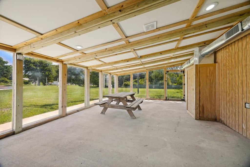 114 S Central Avenue Property Photo 15