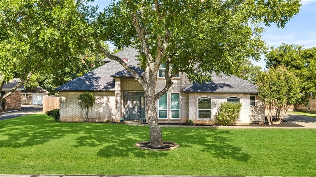 6105 Belvidere Circle Property Photo 2