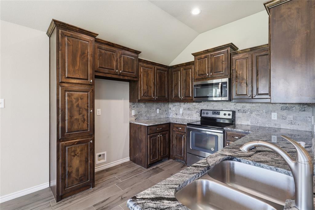451 Silverton Drive Property Photo 13