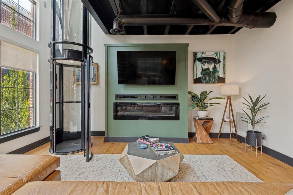 3911 Gilbert Avenue D Property Photo 6