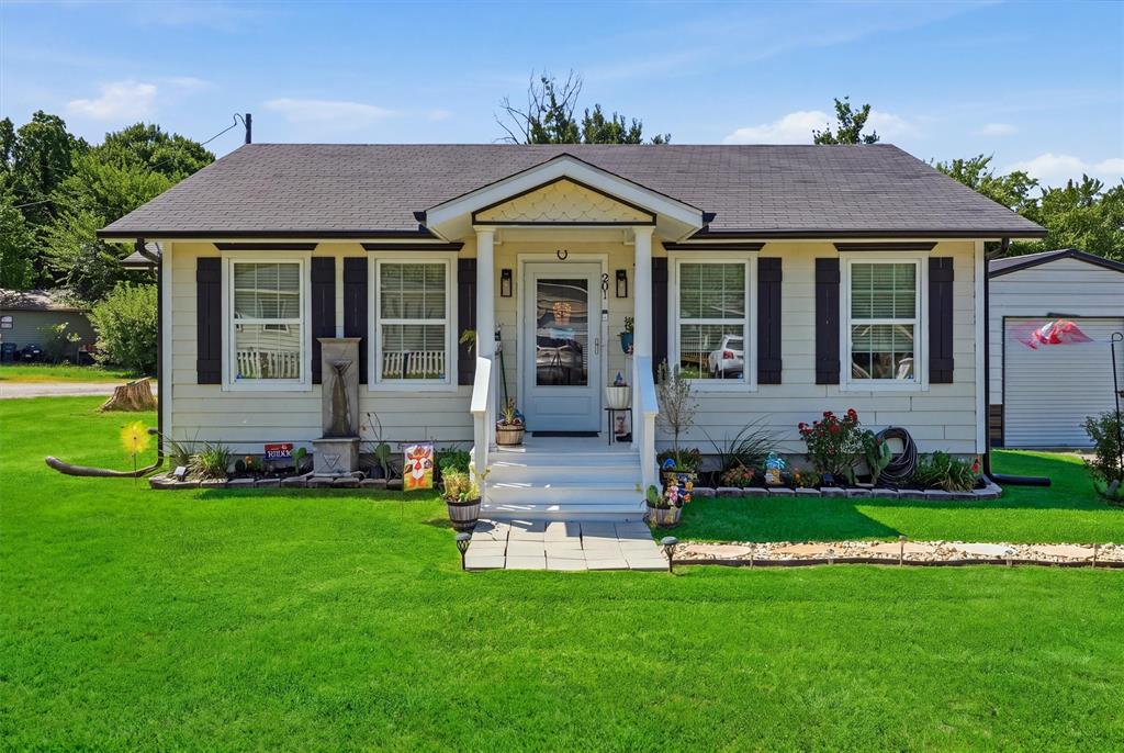 201 Spring Valley Circle