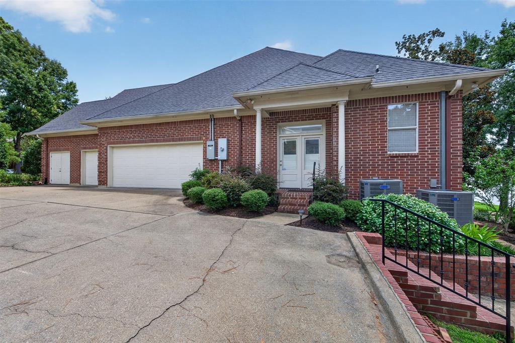 1050 N Pointe Circle Property Photo 37