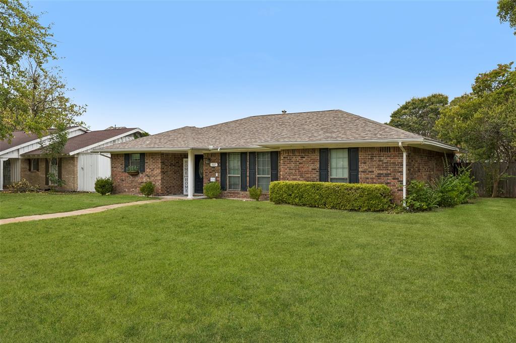 507 Lake Ridge Drive Property Photo 2