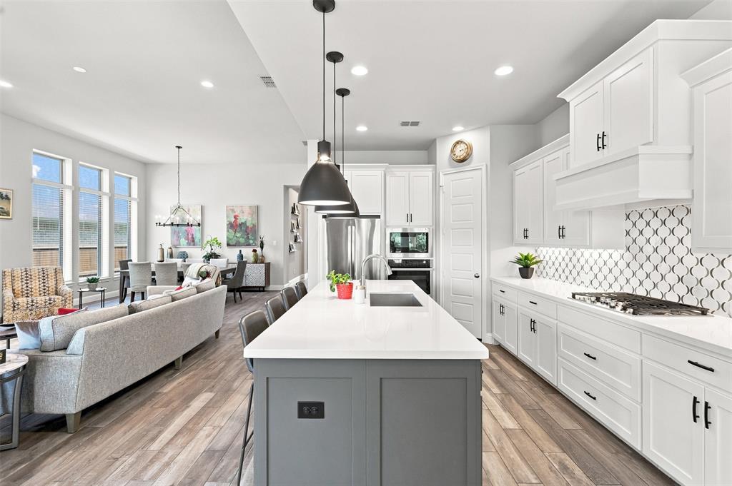 2505 Oxford Street Property Photo 1