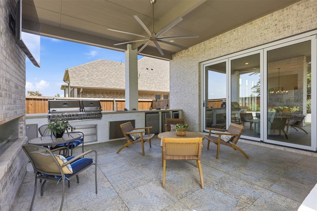 2505 Oxford Street Property Photo 1
