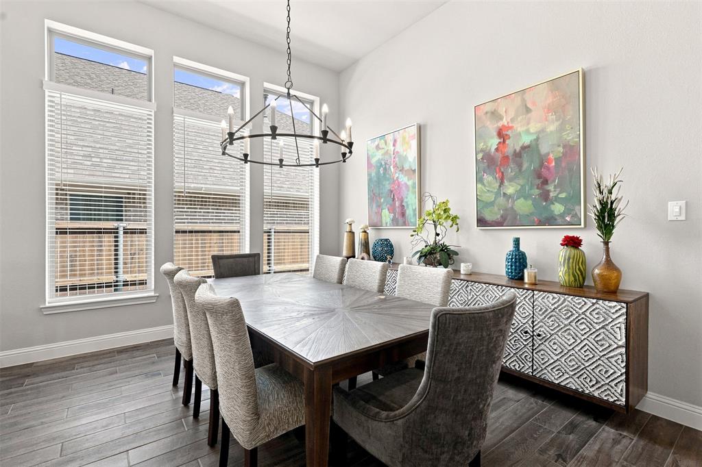 2505 Oxford Street Property Photo 7