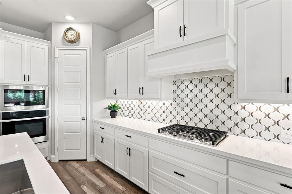 2505 Oxford Street Property Photo 11