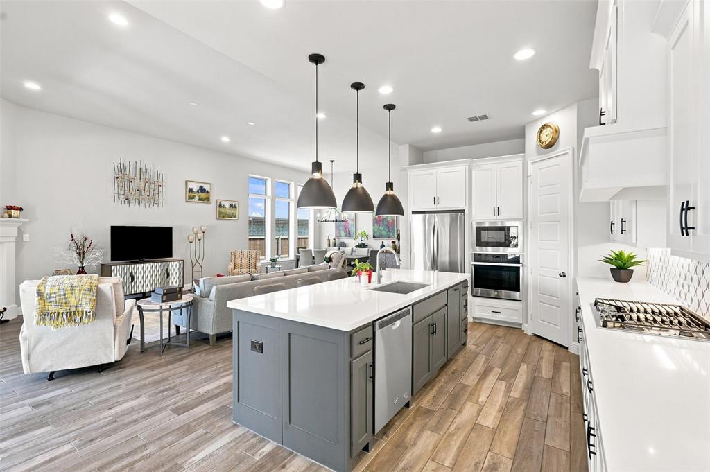 2505 Oxford Street Property Photo 13