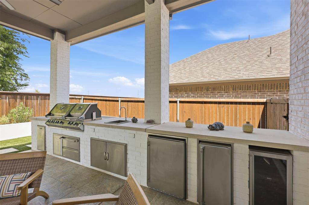 2505 Oxford Street Property Photo 17
