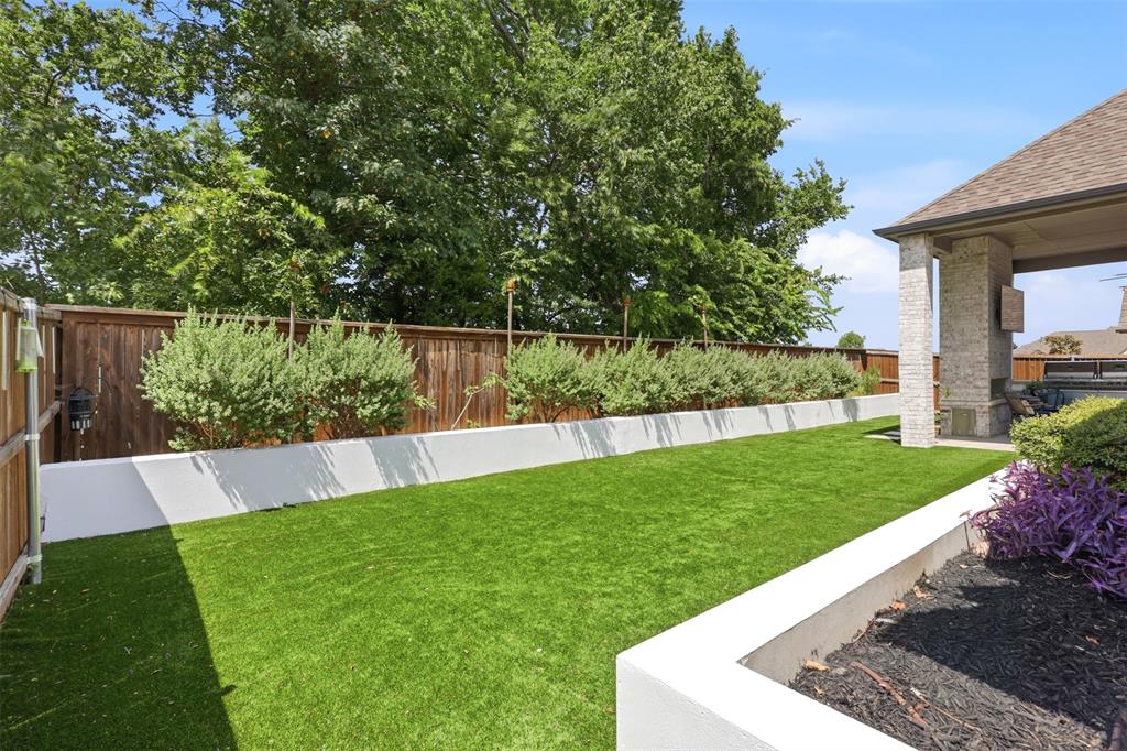 2505 Oxford Street Property Photo 33