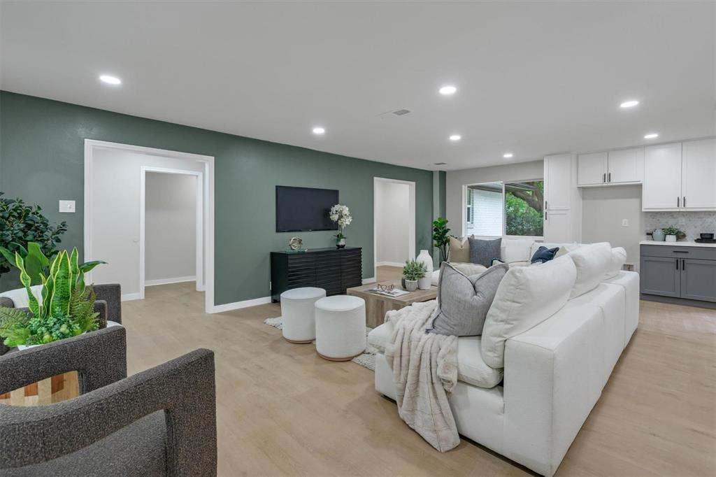 4815 Kelman Street Property Photo 12