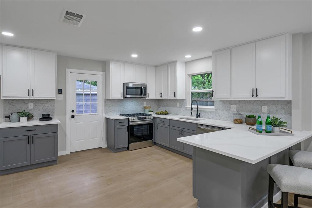 4815 Kelman Street Property Photo 25