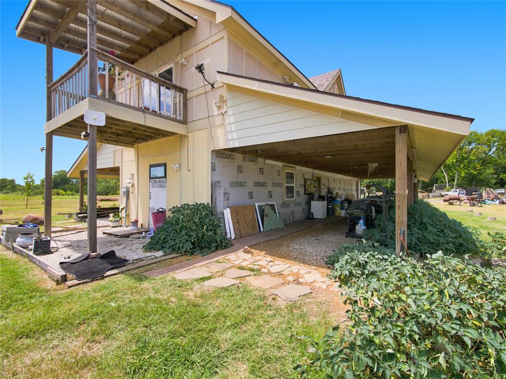 402 County Road 3422 Property Photo 5