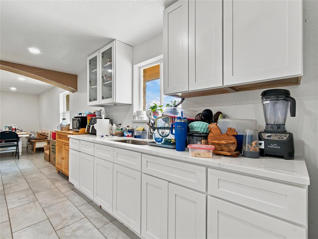 402 County Road 3422 Property Photo 14
