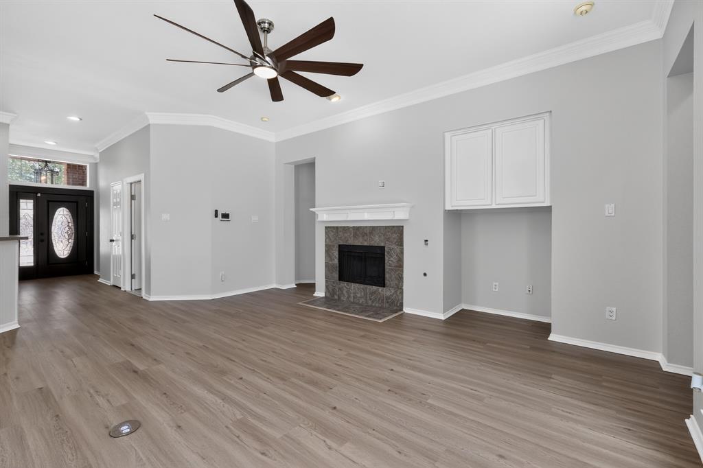 6819 Woodcrest Lane Property Photo 2