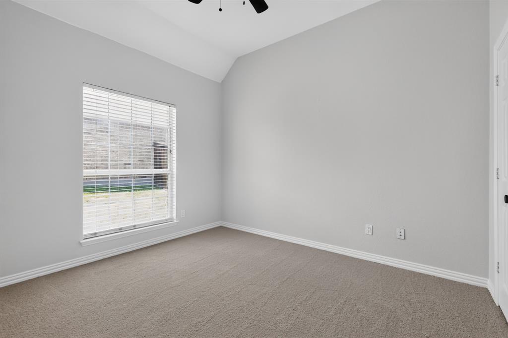 6819 Woodcrest Lane Property Photo 8