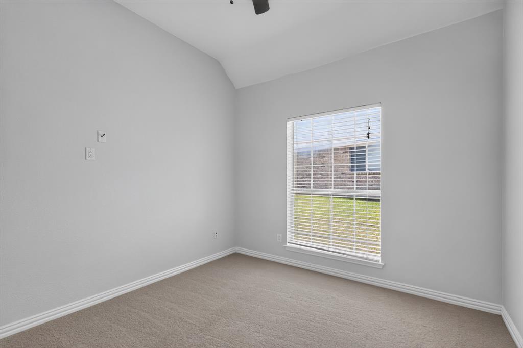 6819 Woodcrest Lane Property Photo 9