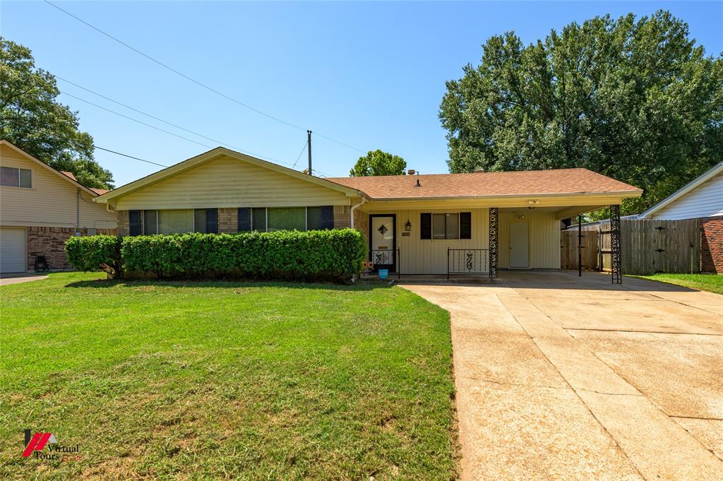 1404 Holiday Place Property Photo 1