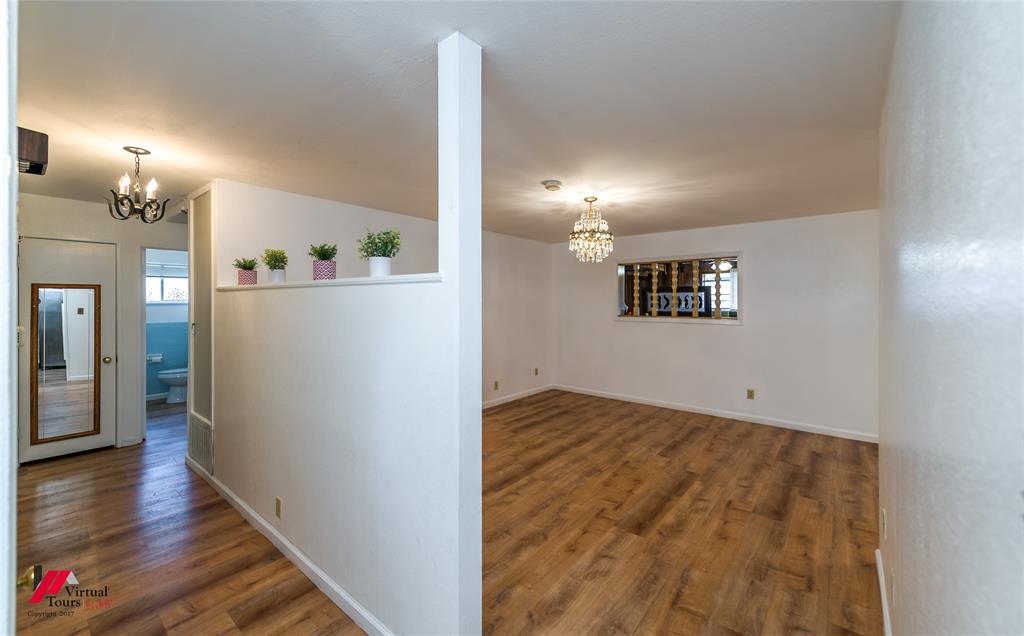 1404 Holiday Place Property Photo 6